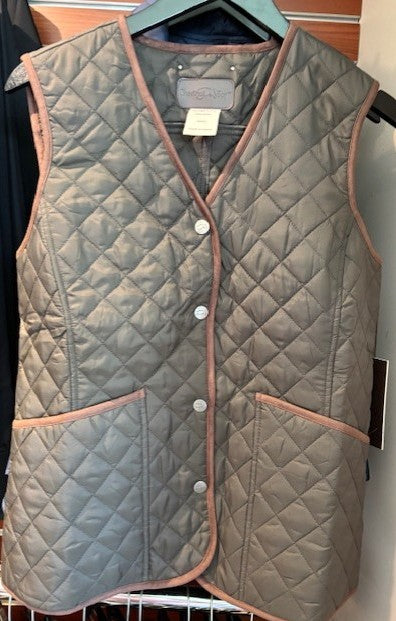 Heritage Quilted Barn Vest by Chestnut Bay